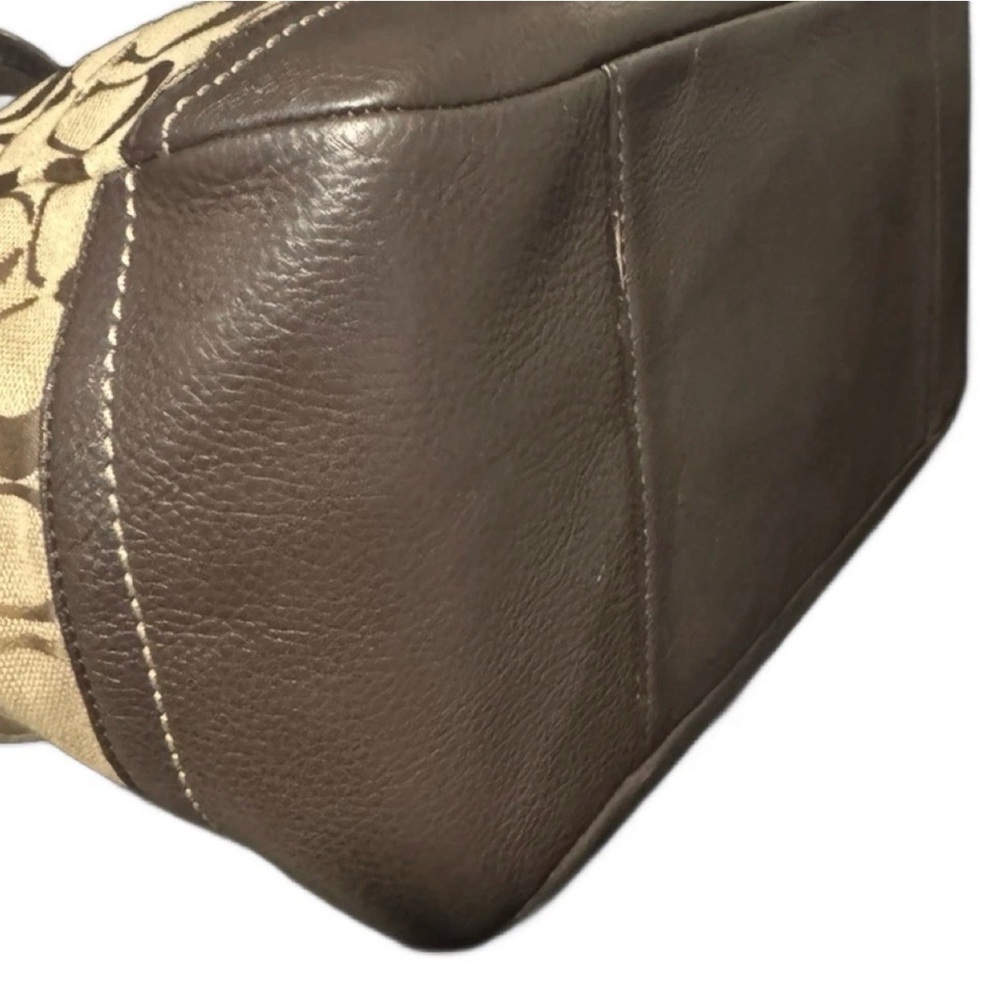 Coach Park Signature Carrie Tote Bag - EUC - Picture 6 of 8